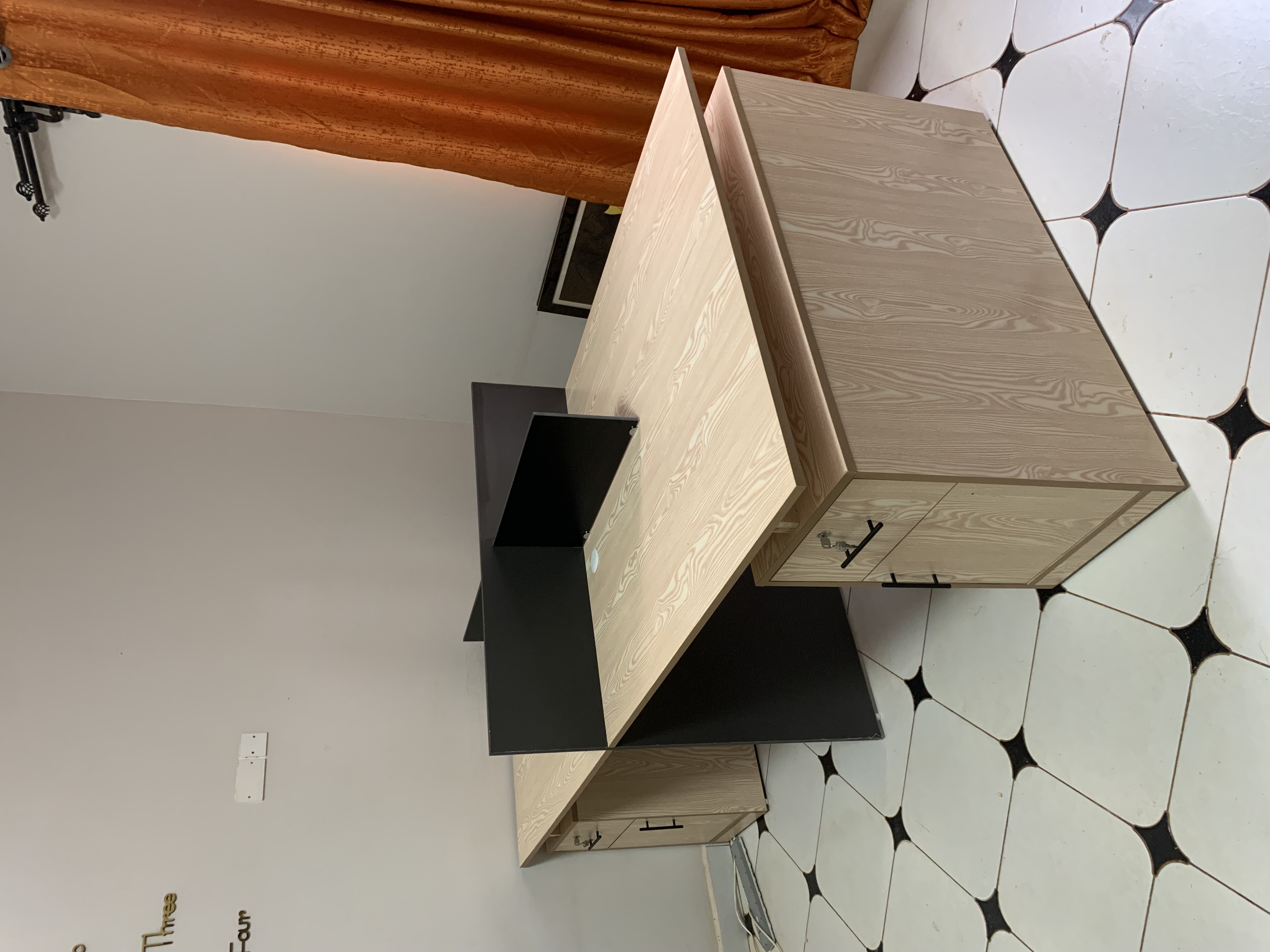 4 seater workstation desk